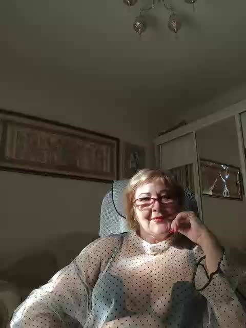 KarinkaSweet Adult Chat April 22, 2026