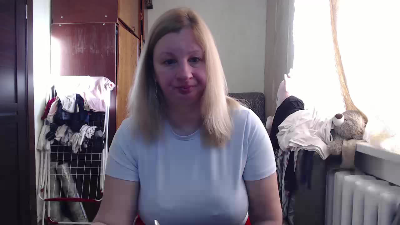 BustyBlondy Adult Chat April 22, 2026