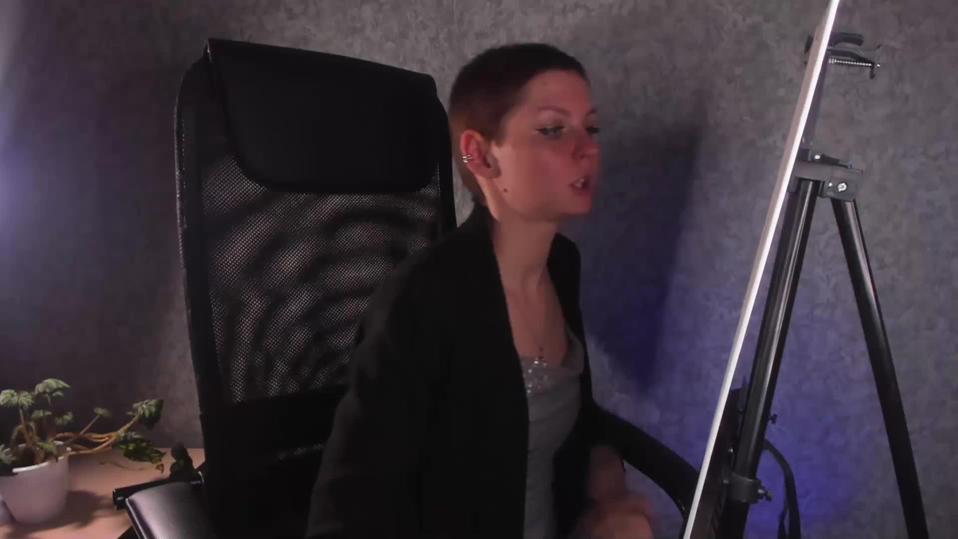 _esha_ Adult Chat April 22, 2026