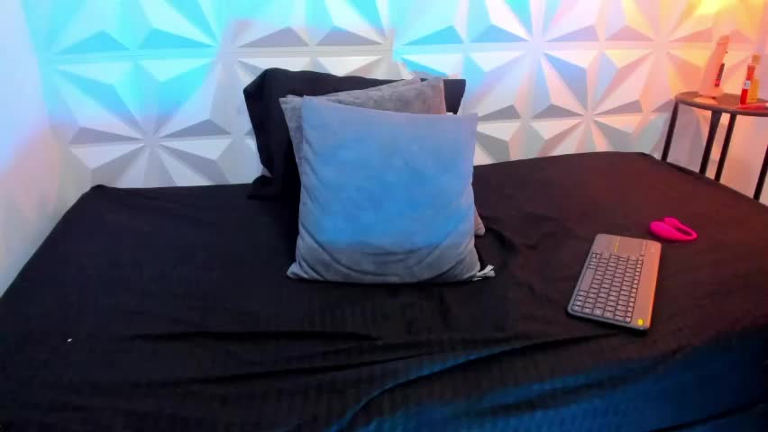 sophia_cleithon1 Adult Chat April 22, 2026