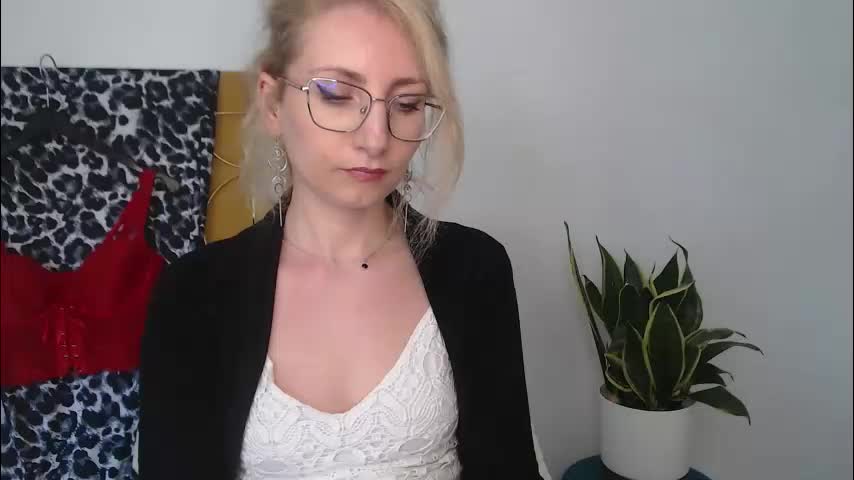 cinderellamoon Adult Chat April 22, 2026