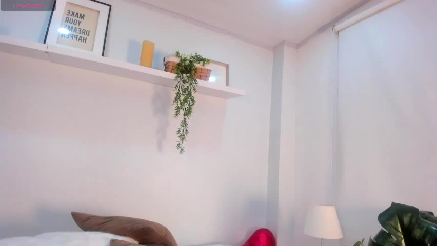nicolle_evanss_ Adult Chat April 22, 2026