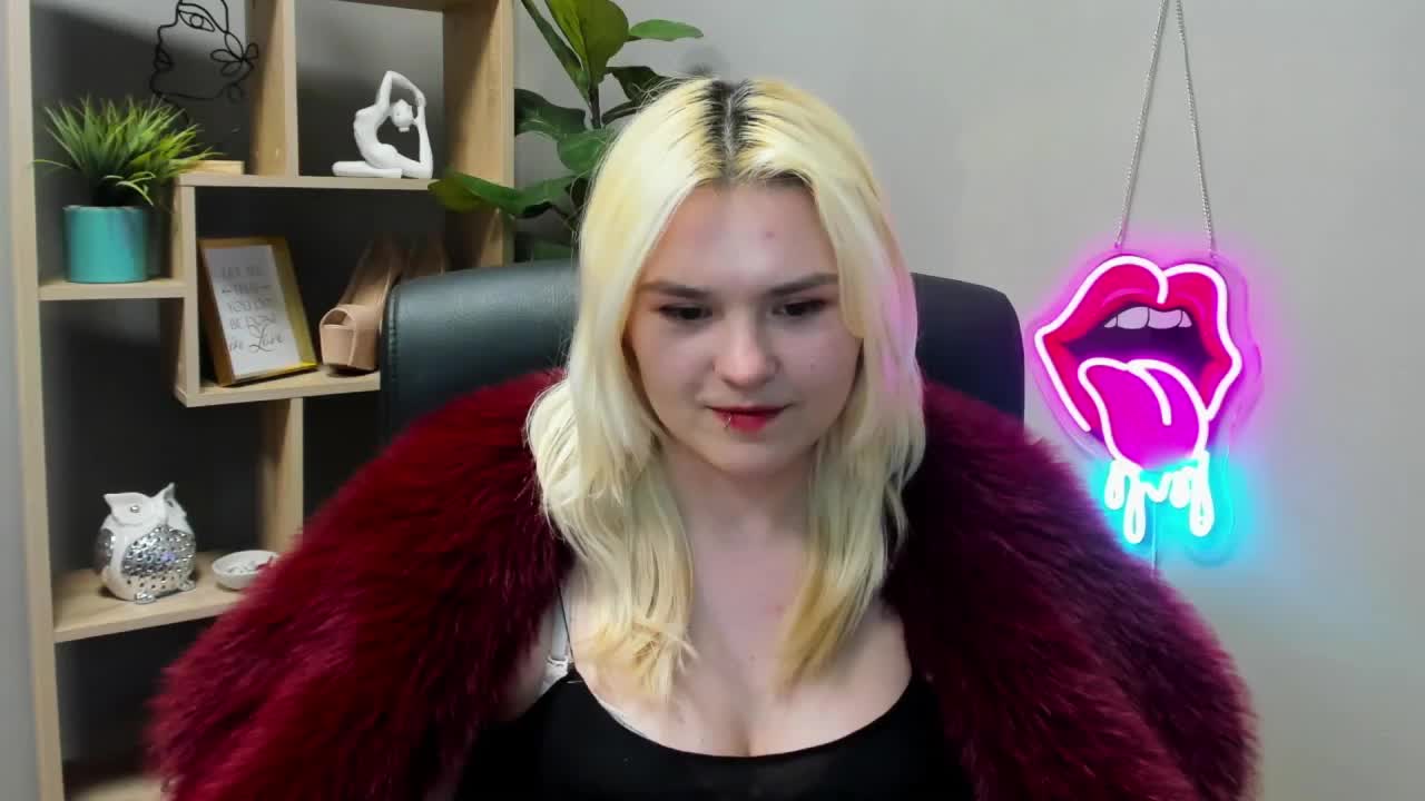 SweetLilyxo Adult Chat April 22, 2026