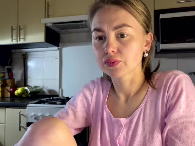 MartaLuna Adult Chat April 22, 2026