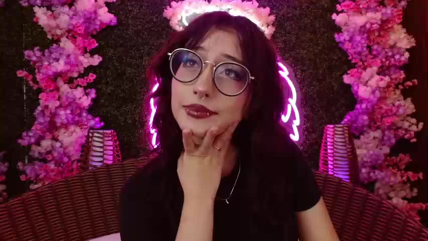 sweet_roxanee Adult Chat April 22, 2026