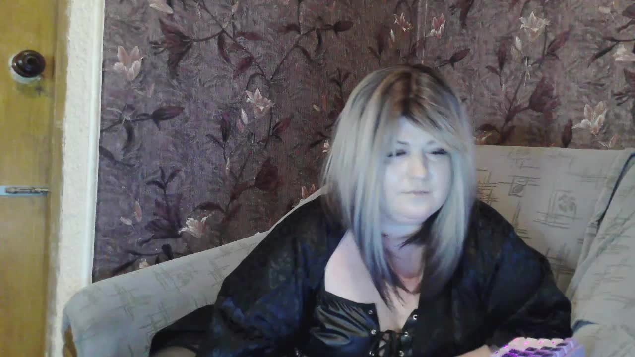 SanLuna Adult Chat April 22, 2026