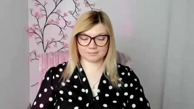 molly_moree Adult Chat April 22, 2026