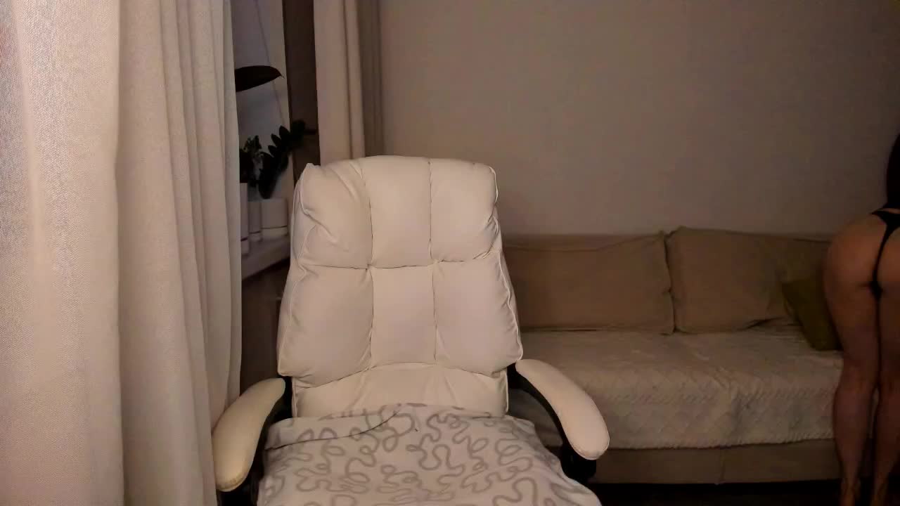 Princessa_ya Adult Chat April 22, 2026