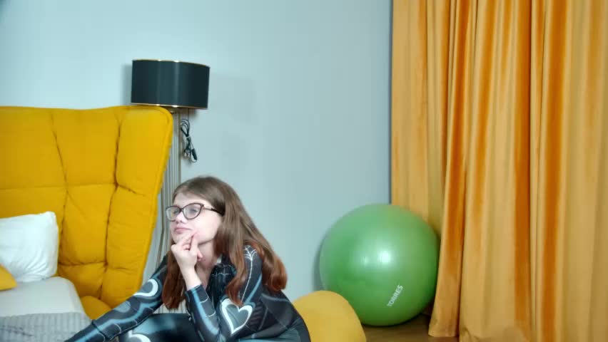 chloehalses Adult Chat April 22, 2026