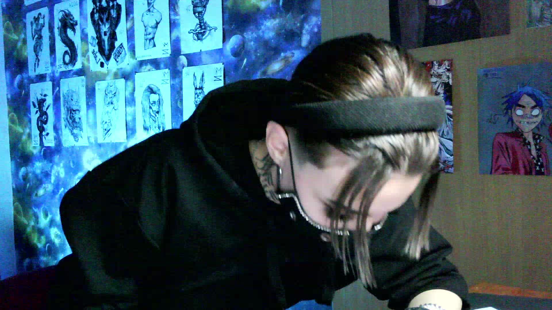 Dark-Pictur- Adult Chat April 22, 2026