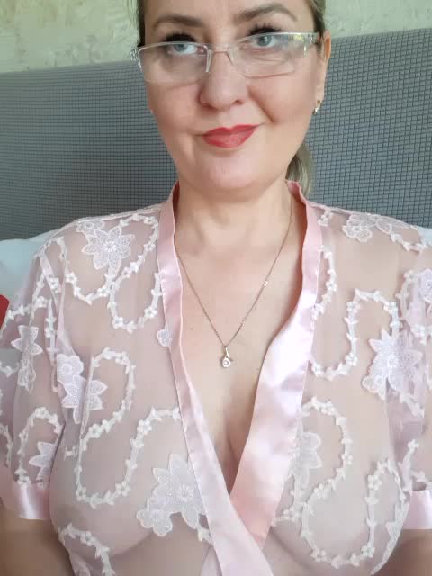 SexiestJess45 Adult Chat April 22, 2026