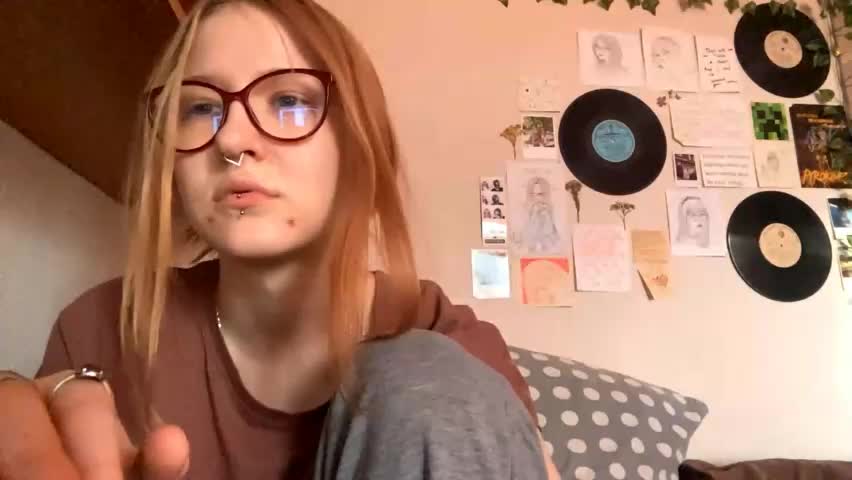 karinamuccia Adult Chat April 22, 2026