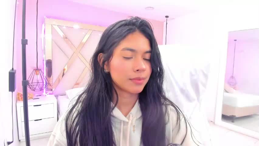samantaa_shy Adult Chat April 22, 2026