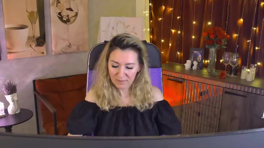 donnasmitth Adult Chat April 22, 2026