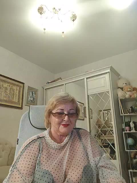 KarinkaSweet Adult Chat April 22, 2026