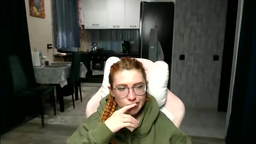 reginasmilee Adult Chat April 22, 2026