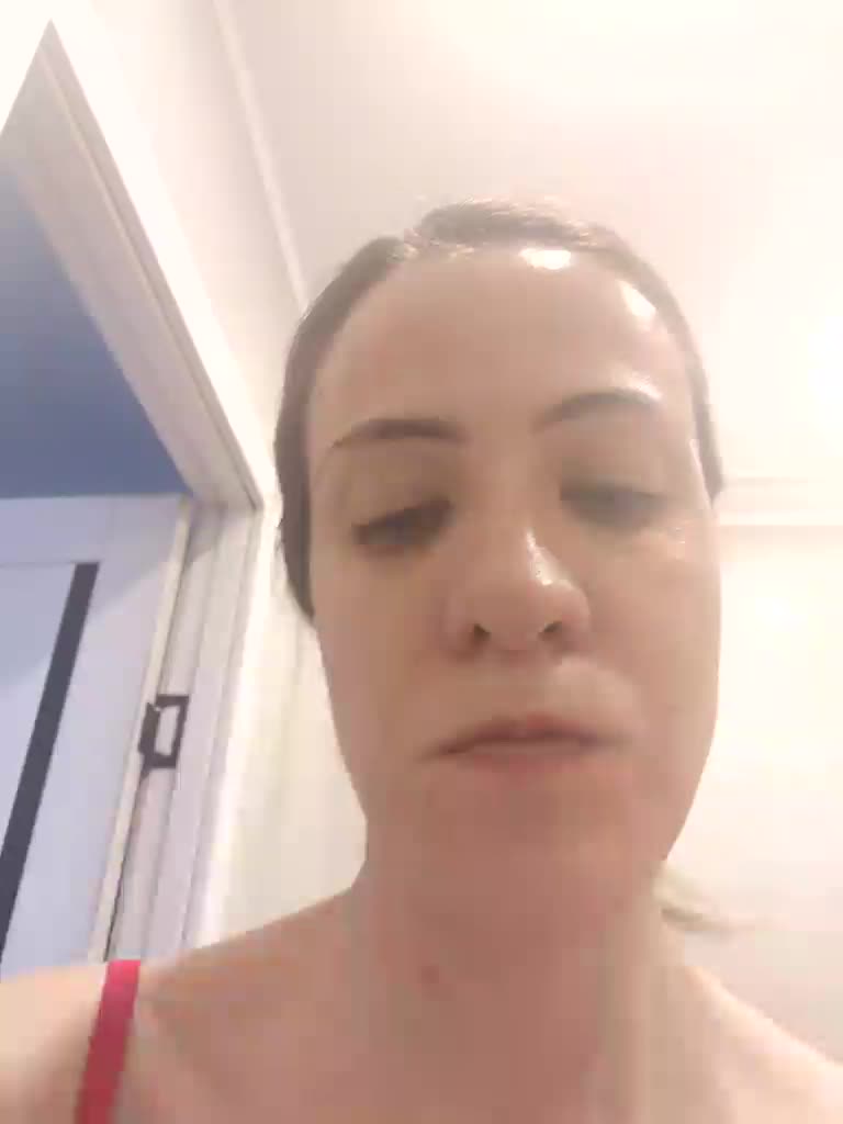 LuxeAngel Adult Chat April 22, 2026