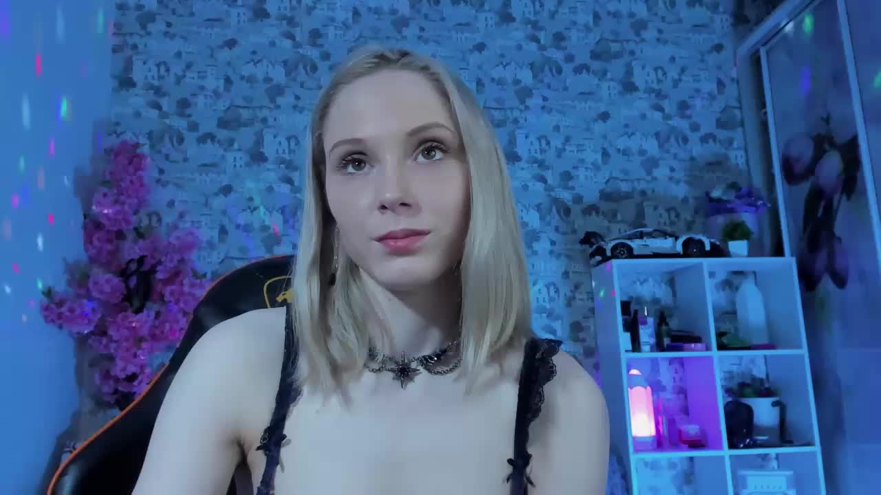 GinaGinaLove Adult Chat April 22, 2026