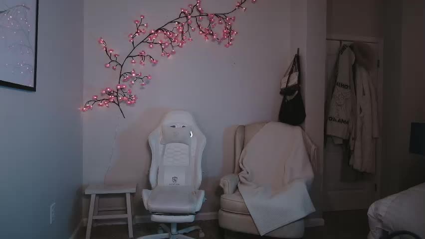 daisyy888 Adult Chat April 22, 2026