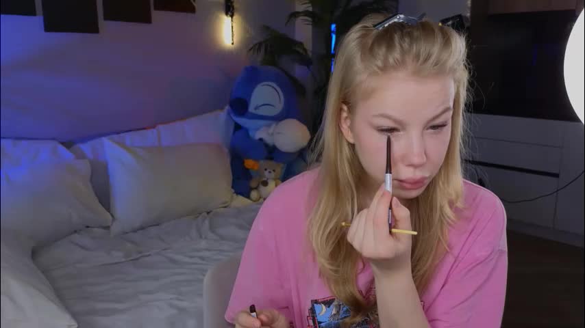 emily_shepard Adult Chat April 22, 2026