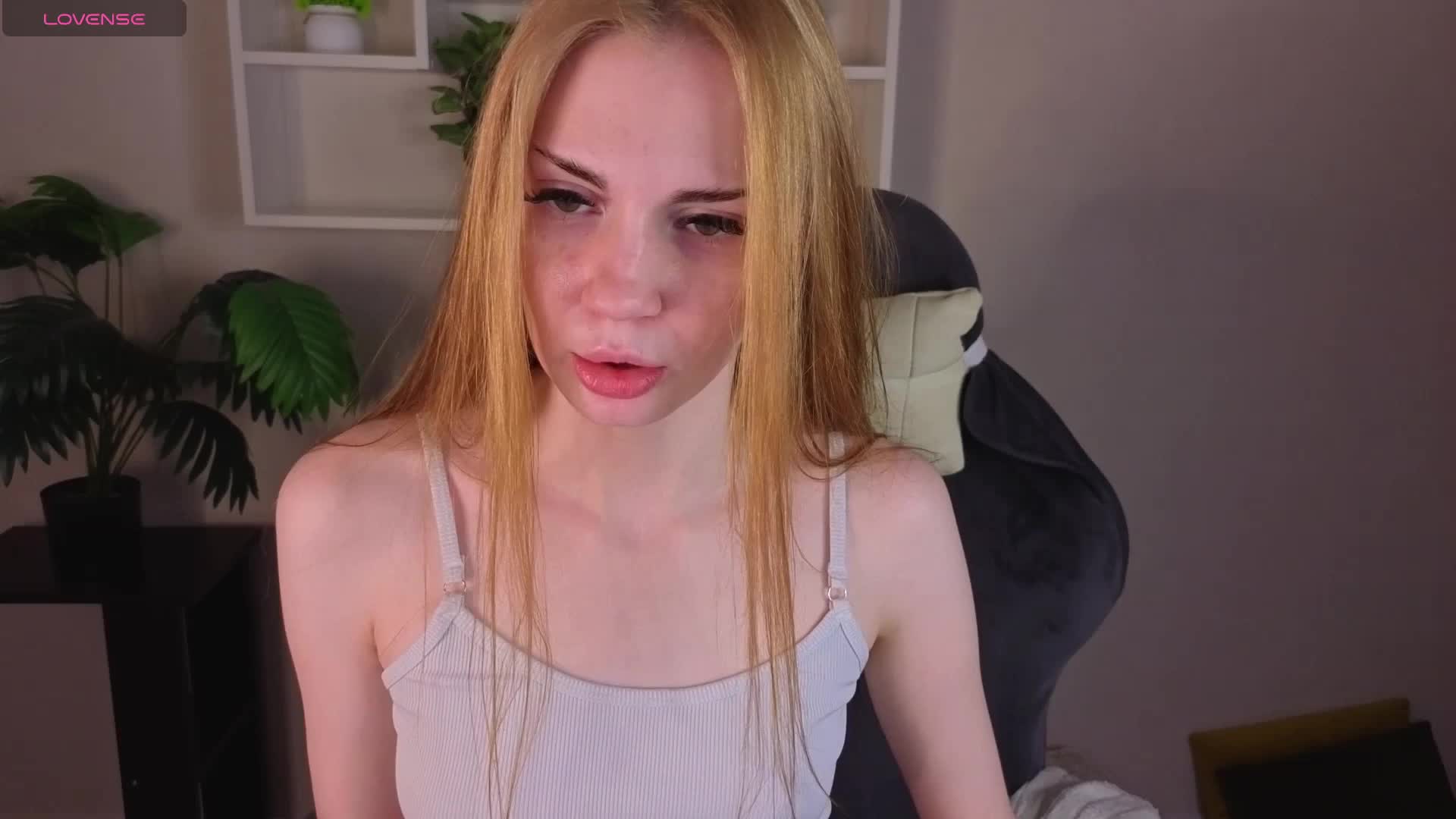 JennieHunter Adult Chat April 22, 2026