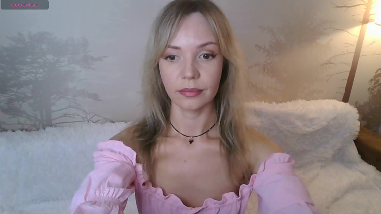 Red_Rose_98 Adult Chat April 22, 2026
