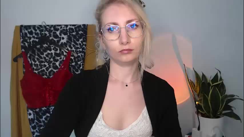 cinderellamoon Adult Chat April 22, 2026
