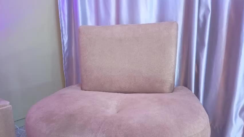 mia_naive Adult Chat April 23, 2026