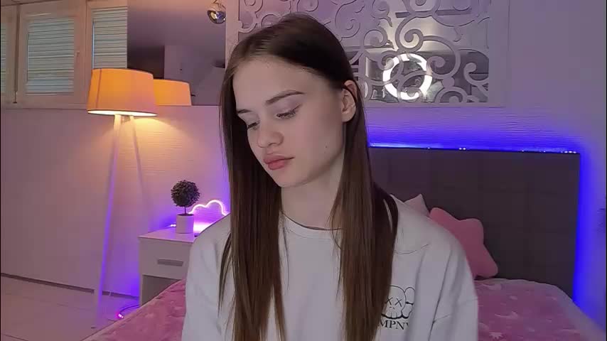 luisaclover Adult Chat April 23, 2026