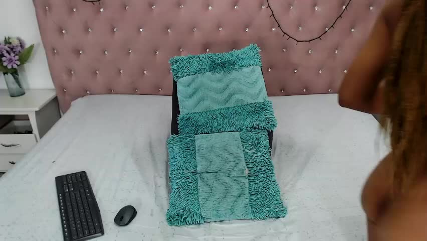 avrilbennettx Adult Chat April 23, 2026