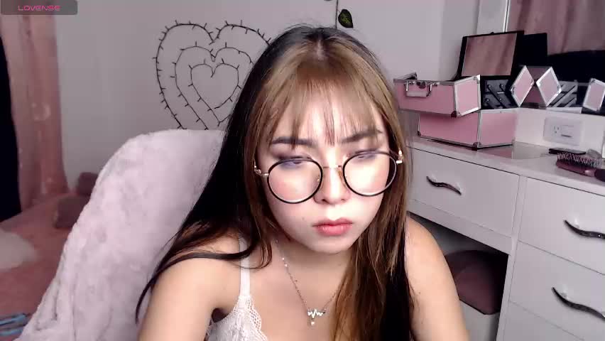 sweet_hannaah Adult Chat April 23, 2026