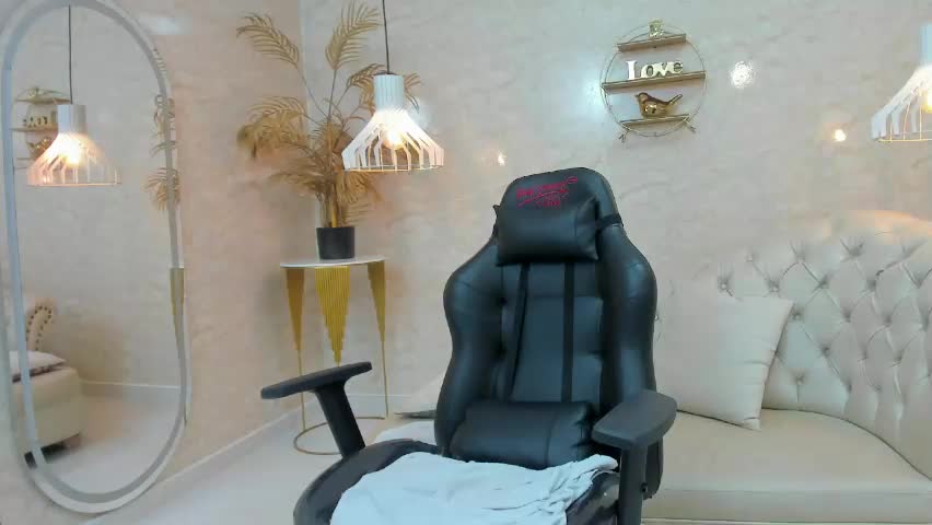 caamii_sweett Adult Chat April 23, 2026