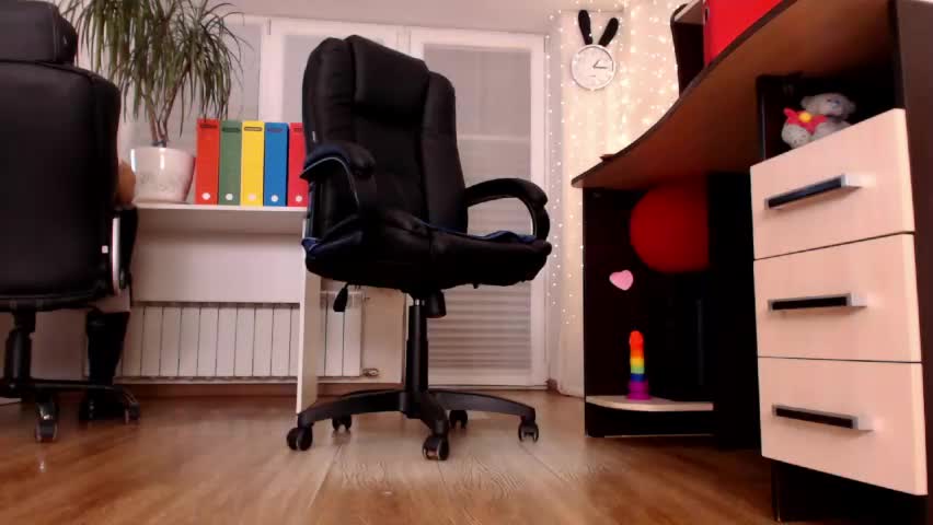 hottdoll611 Adult Chat April 23, 2026