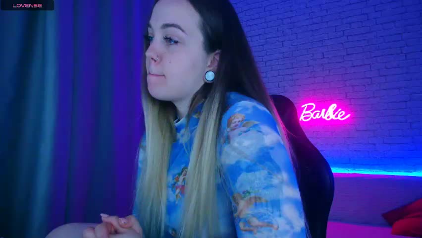 _crazybee__2026-04-23_09-10-44_271 Adult Chat April 23, 2026