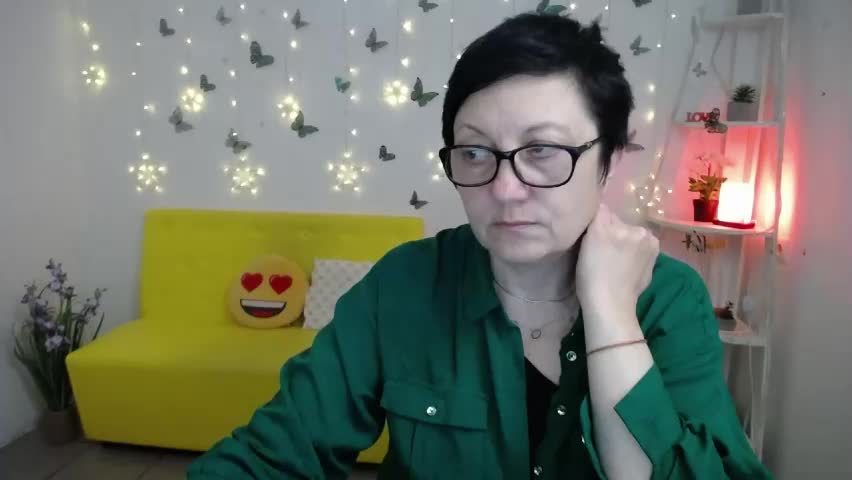 emilyl0vee Adult Chat April 23, 2026
