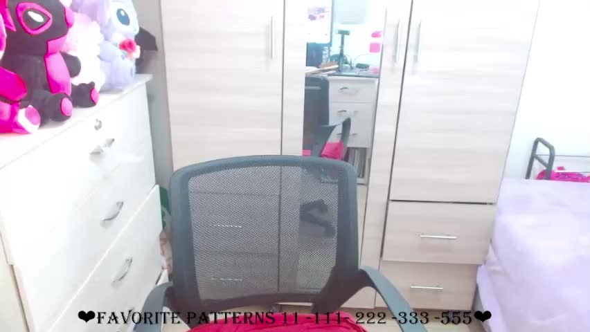 zoe_sexy69 Adult Chat April 24, 2026