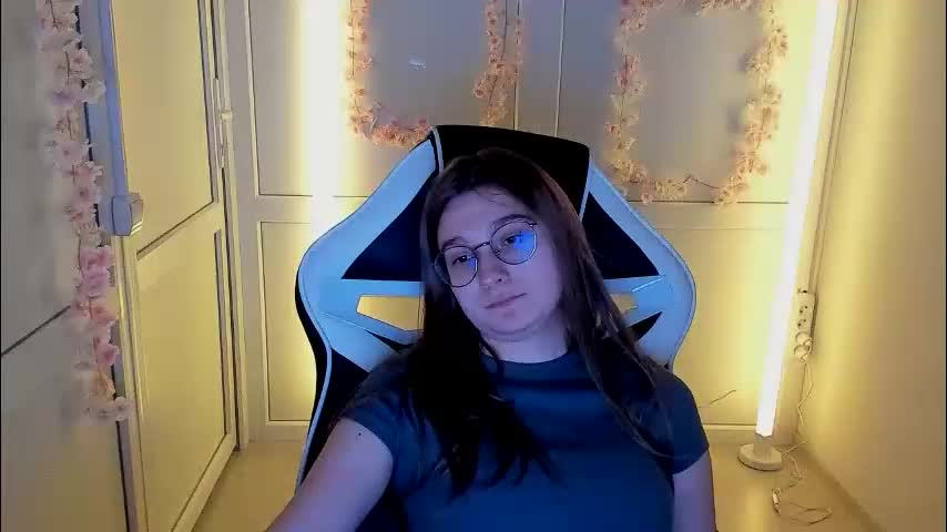 queen_amelie Adult Chat April 23, 2026