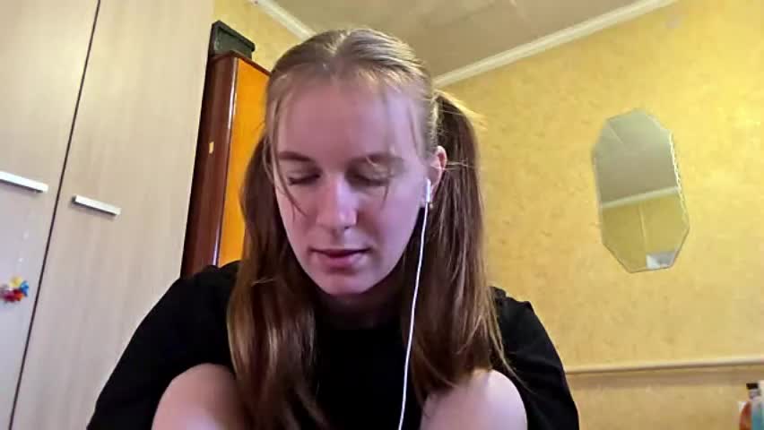 lucyzachar Adult Chat April 24, 2026