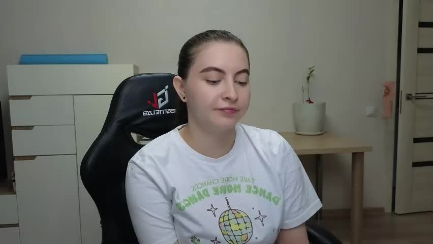 alice_________________________ Adult Chat April 24, 2026