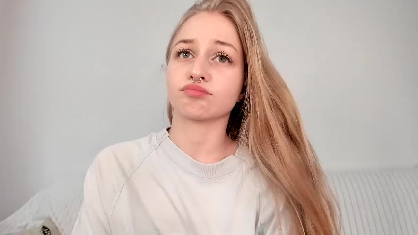 mia_meows Adult Chat April 24, 2026