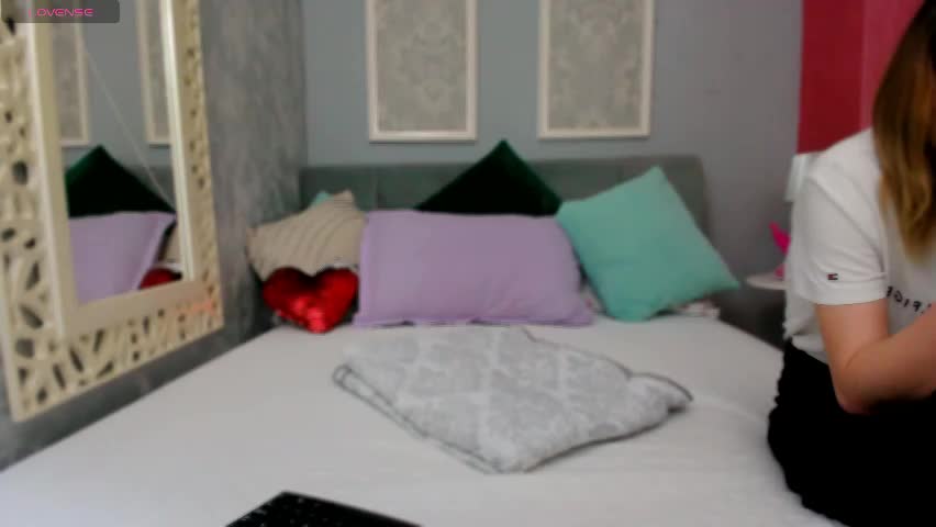 sabrinna_sky Adult Chat April 23, 2026