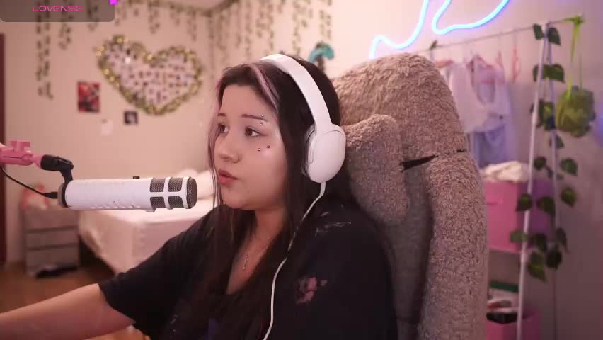 roxysuh Adult Chat April 23, 2026