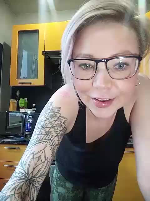 TilyTily Adult Chat April 24, 2026