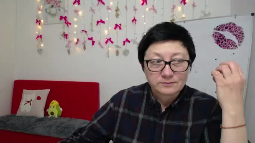 emilyl0vee Adult Chat April 24, 2026