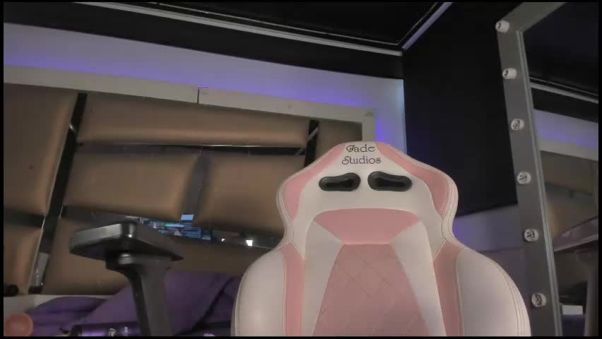 luna__scarlett Adult Chat April 24, 2026