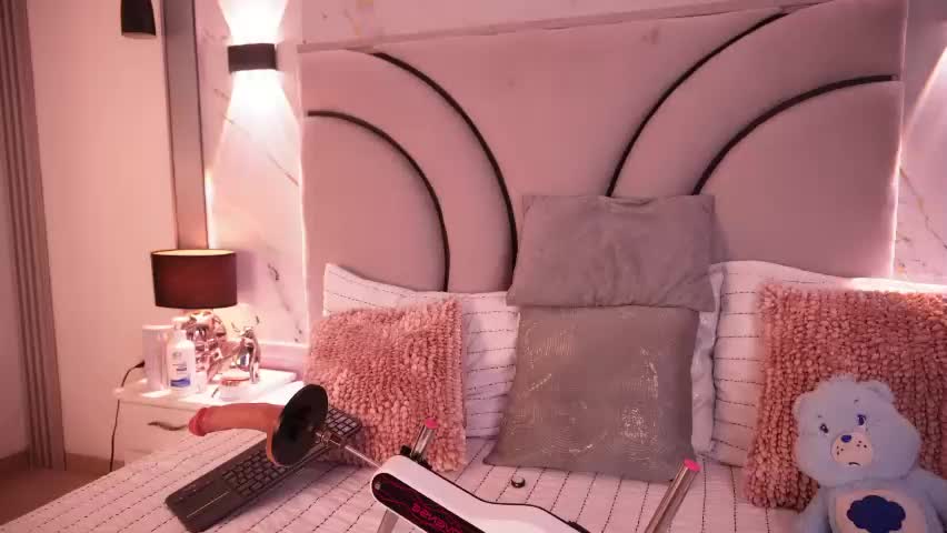 jullianapriv_ Adult Chat April 24, 2026