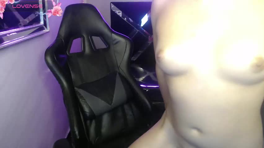 queen_jen_v Adult Chat April 24, 2026