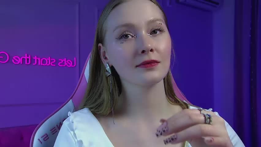 agatafoxley Adult Chat April 25, 2026