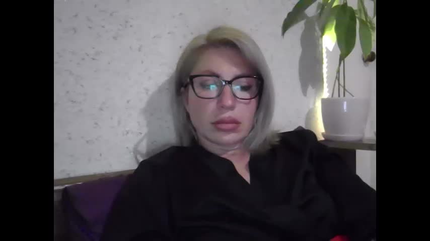 fox_red_lady7 Adult Chat April 25, 2026