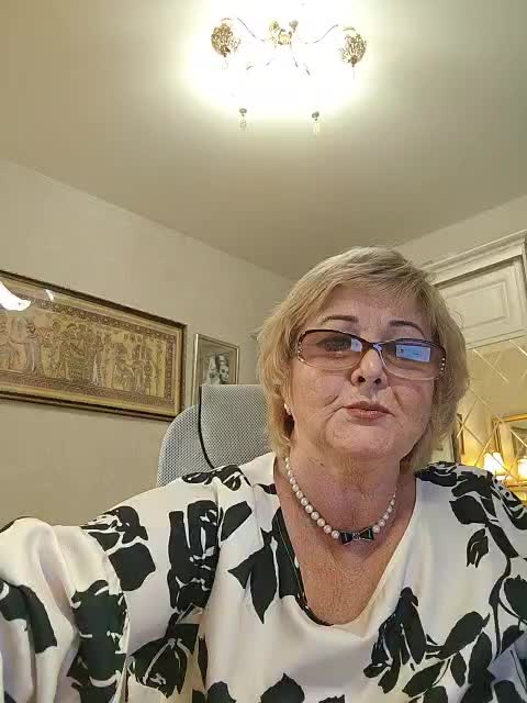 KarinkaSweet Adult Chat April 25, 2026